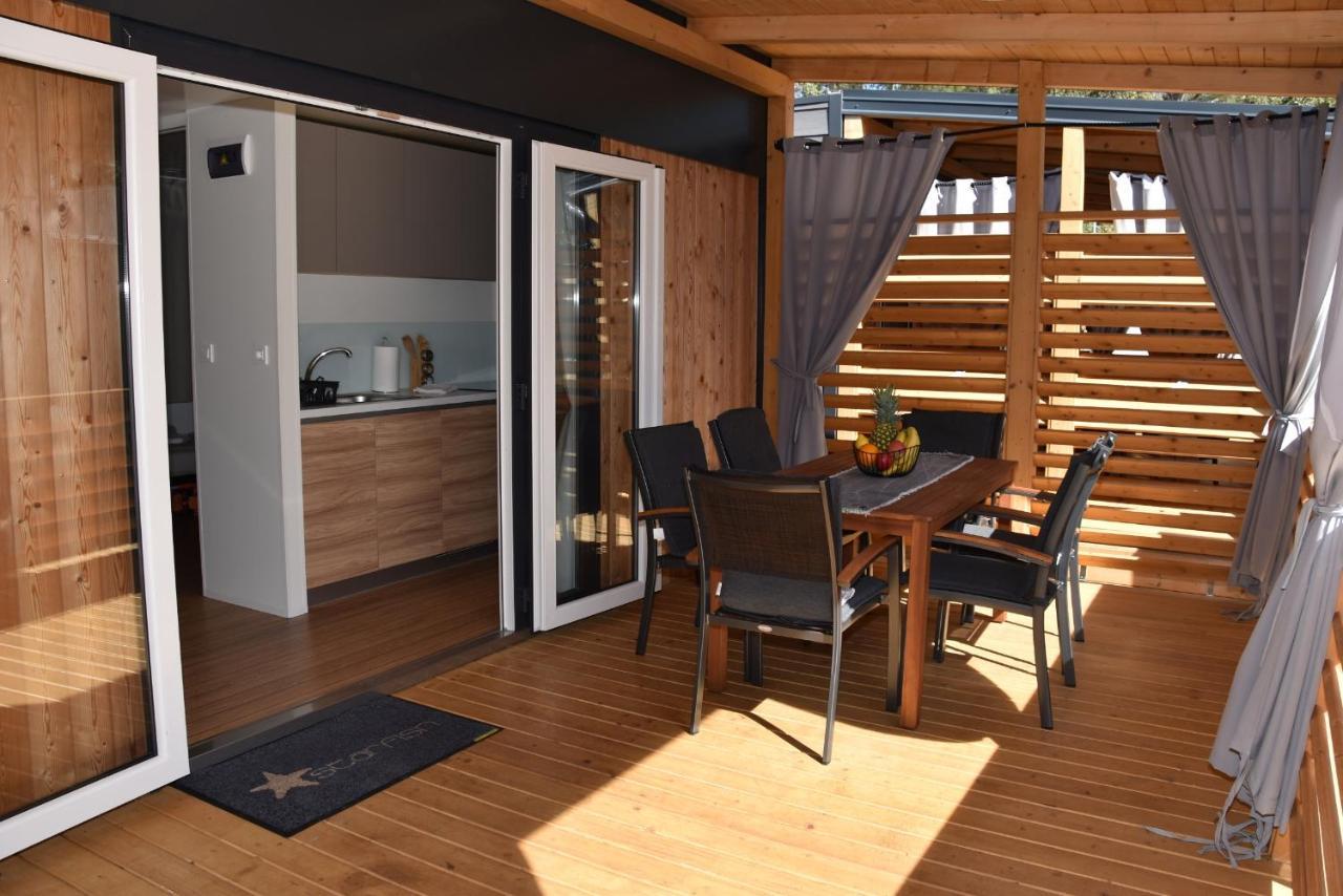 Mobile Home Starfish IV Camp Biograd Biograd Na Moru Ngoại thất bức ảnh