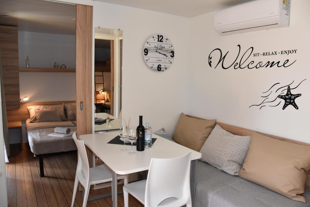 Mobile Home Starfish IV Camp Biograd Biograd Na Moru Ngoại thất bức ảnh