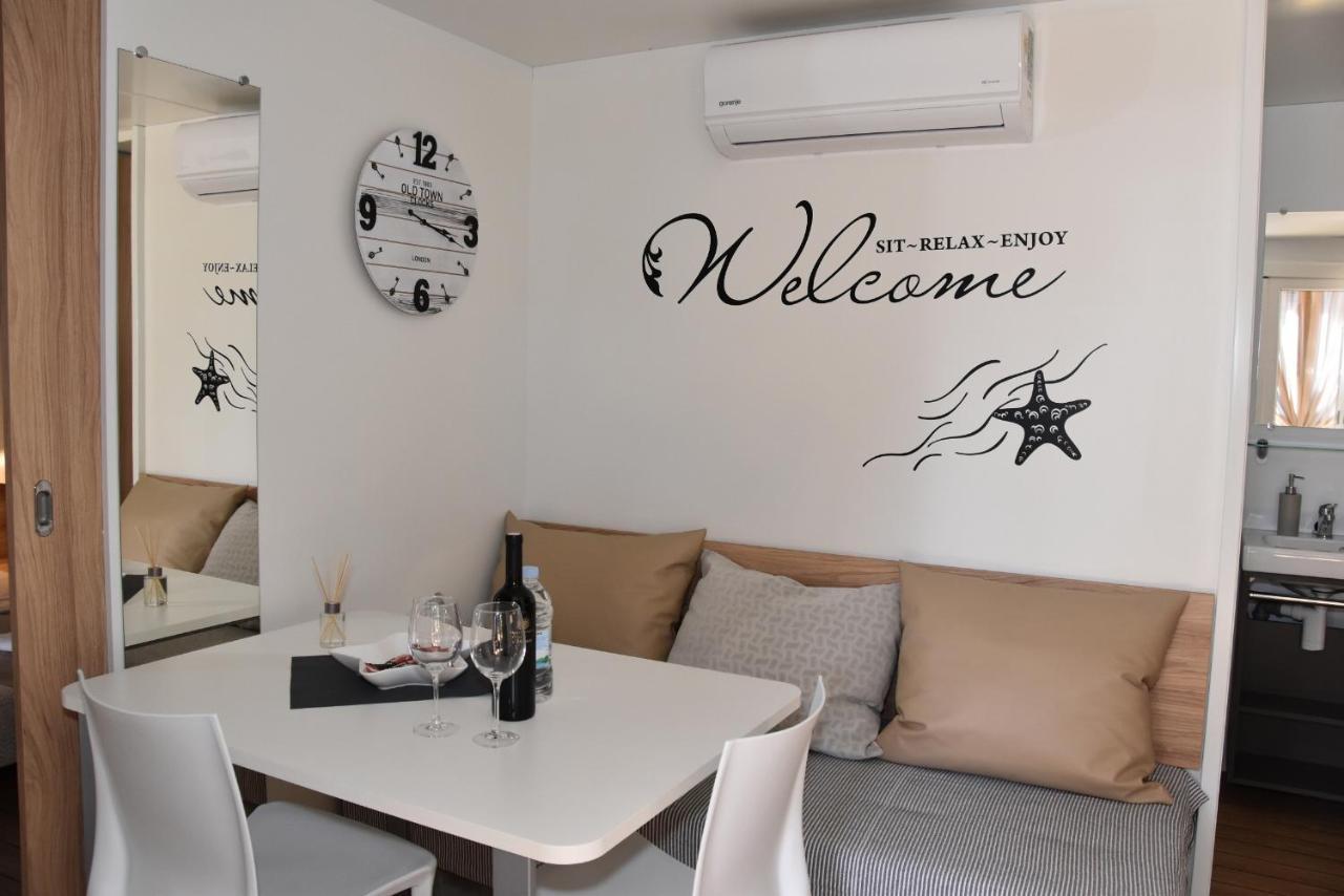 Mobile Home Starfish IV Camp Biograd Biograd Na Moru Ngoại thất bức ảnh