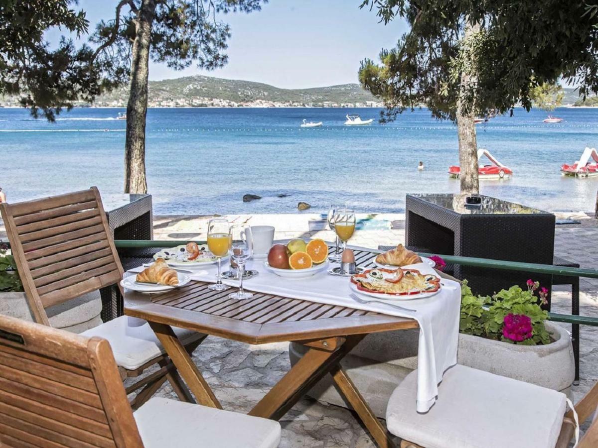 Mobile Home Starfish IV Camp Biograd Biograd Na Moru Ngoại thất bức ảnh