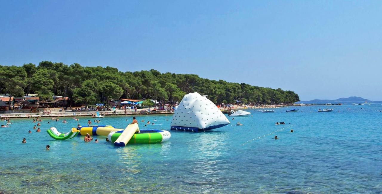 Mobile Home Starfish IV Camp Biograd Biograd Na Moru Ngoại thất bức ảnh