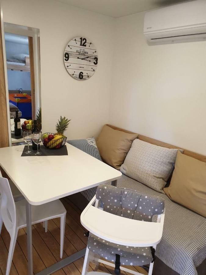 Mobile Home Starfish IV Camp Biograd Biograd Na Moru Ngoại thất bức ảnh