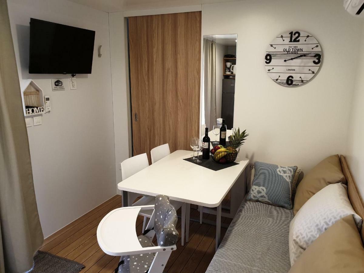 Mobile Home Starfish IV Camp Biograd Biograd Na Moru Ngoại thất bức ảnh