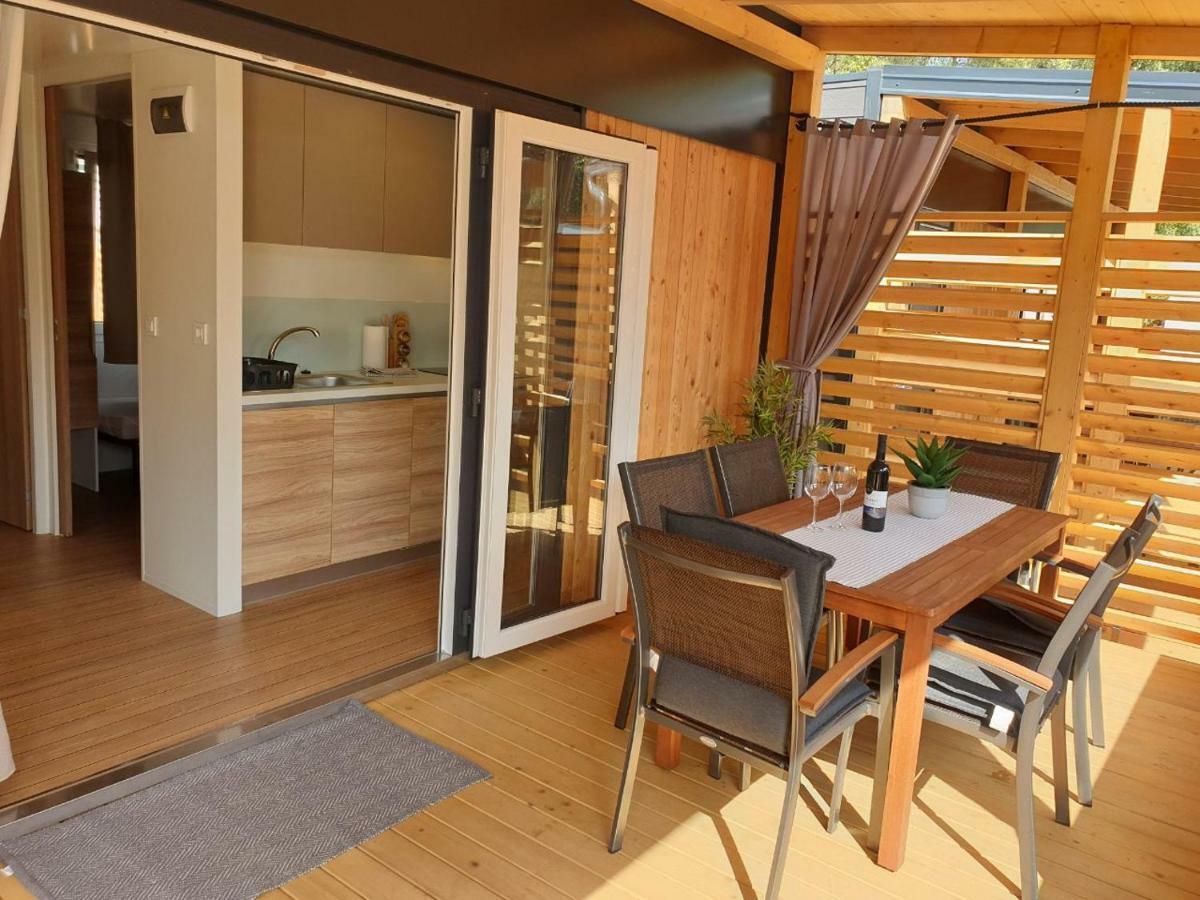 Mobile Home Starfish IV Camp Biograd Biograd Na Moru Ngoại thất bức ảnh