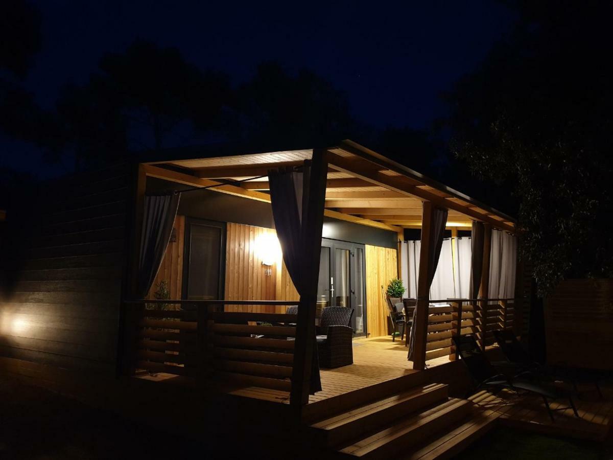 Mobile Home Starfish IV Camp Biograd Biograd Na Moru Ngoại thất bức ảnh